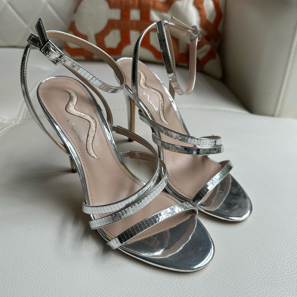 Nina silver disco ball strappy sandals size 7.5